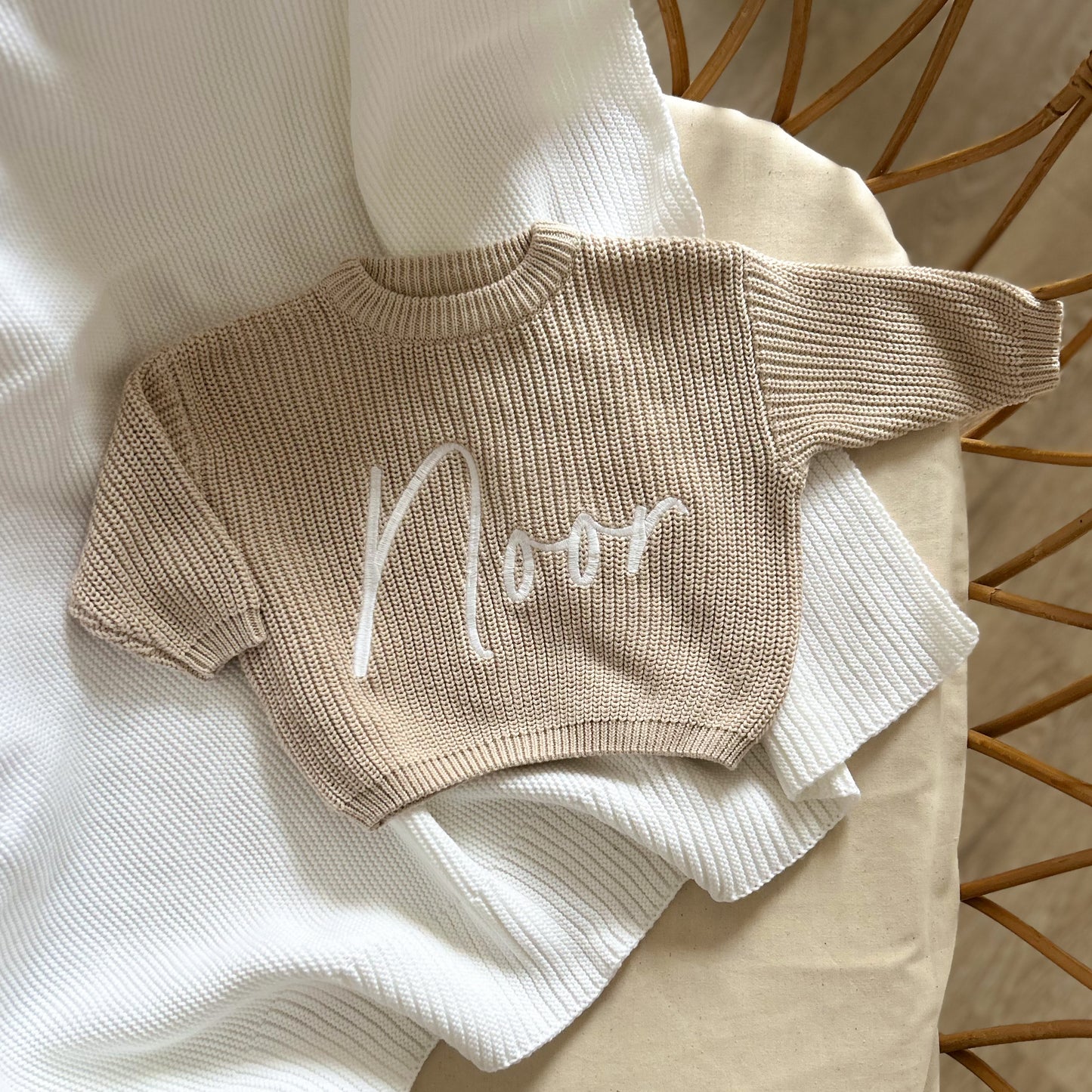 Pull en maille brodé - Latté -