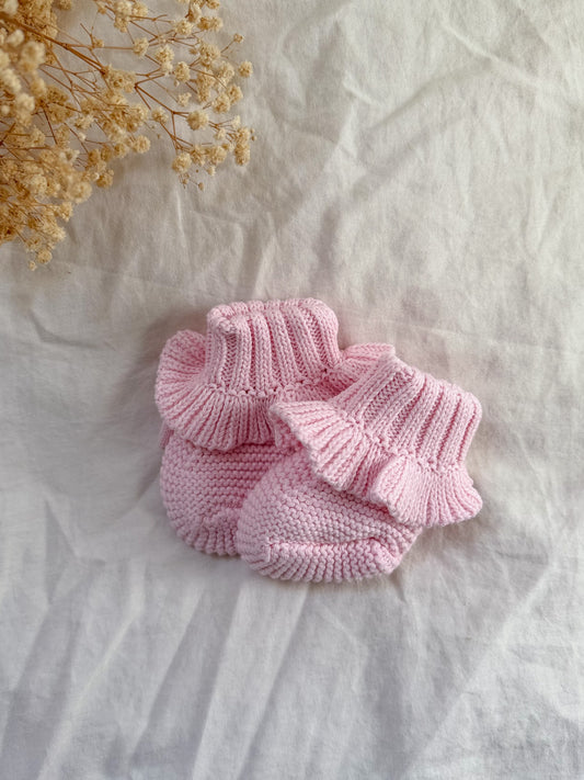 Chaussons en maille rose clair à volants